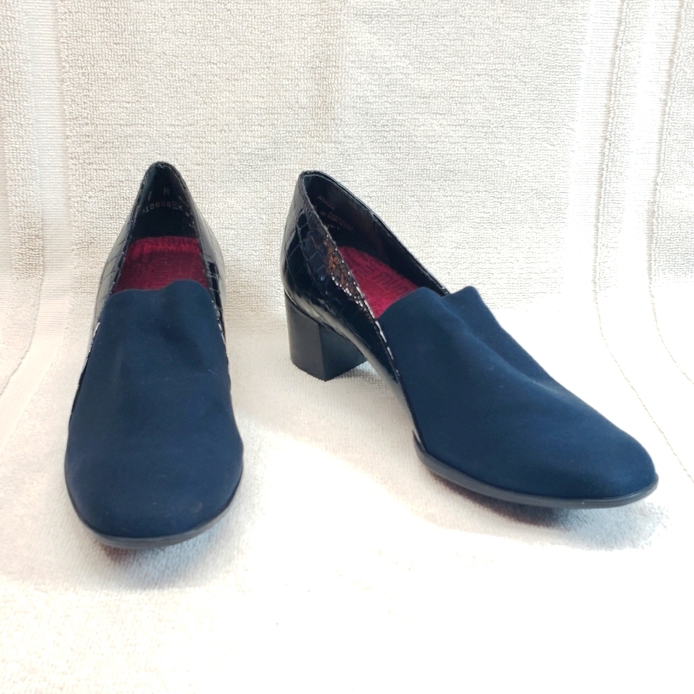 MUNRO Block Heel - Picture 6 of 6